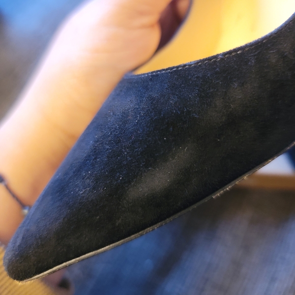 💯 Authentic Christian Louboutin Velour Pumps - Picture 9 of 12